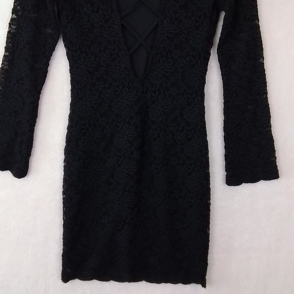 Forever 21 Lace BodyCon Little Black Dress Size Small in Black - Picture 8 of 10